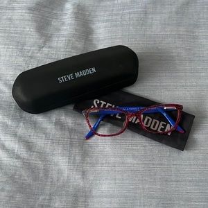 Steve Madden frames with case and microfiber cloth